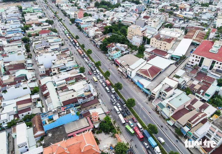 Chính phủ chấp thuận chủ trương đầu tư dự án cao tốc TP.HCM - Mộc Bài- Ảnh 1. Dự án xây dựng cao tốc TP.HCM - Mộc Bài khi hoàn thành sẽ giảm áp lực cho quốc lộ 22 (qua huyện Củ Chi, TP.HCM) vốn đã quá tải - Ảnh: CHÂU TUẤN